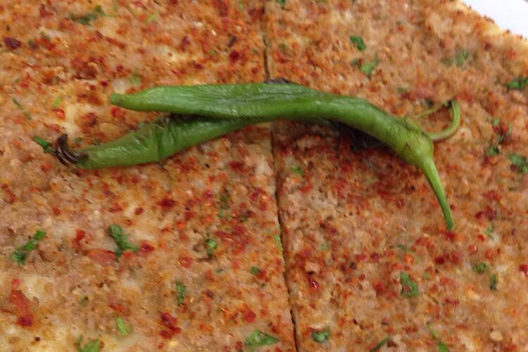 Meshur Kuyum Pide Salonu Inonu Caddesi Izmir Zomato